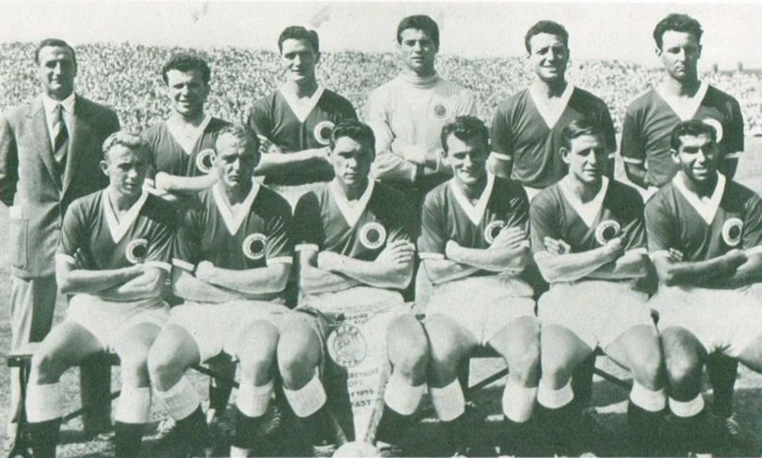 Reprezentacija UEFA (s lijeva stoje): Pierre Pibarot (izbornik UEFA i Francuske), van Brandt, Vincent, Buffon, Jonquet, Gustavsson; (s lijeva sjede): Vukas, Soerensen, Ocwirk, Boškov, Kopa, Travasos. Prva službena utakmica reprezentacije UEFA u povodu proslave 75. obljetnice nogometnog saveza Irske i to protiv selekcije Velike Britanije (UK) u Belfastu (13. 8. 1955.). Rezultat 4:1, uz nezaboravnu igru Vukasa, strijelca tri gola.